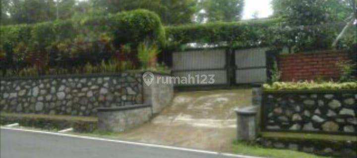 Dijual rumah atau villa pinggir jalan raya purwakarta cocok buat kantor notaris atau dokter klinik atau buat cafe kuliner murah hanya 2,2m nego 1