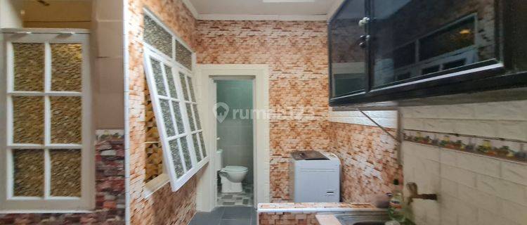 Rumah di Makassar Sekitar Jalan Metro Tanjung Bunga
, Makassar 1