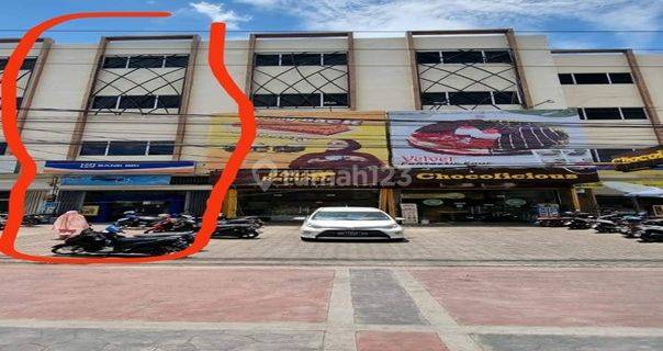 Ruko di Makassar Kota Sekitar Jalan Andi Pangeran Pettarani, Makassar 1