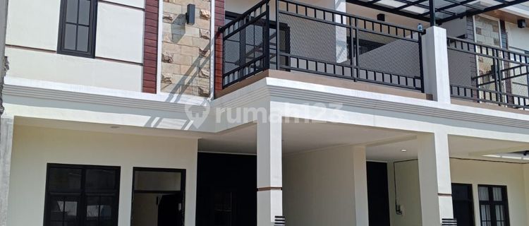 Ready-to-Occupy 2-Story House Near Cimanggis Toll Access 1