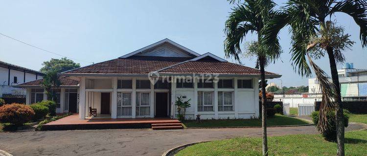 Jual Di Bawah Njop !! Rumah Daerah Komersial Di Setiabudi Raya 1