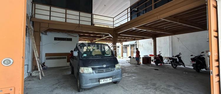 Gudang di Daerah Tengah Kota 1