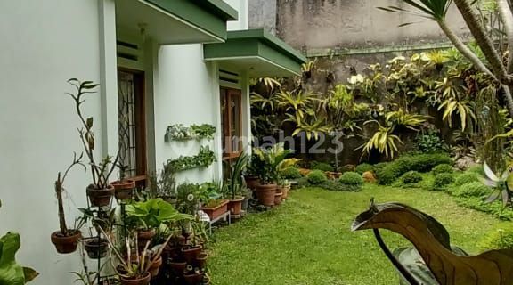Two-Story House in Babakan Jeruk with Spacious Front and Back Yards 1