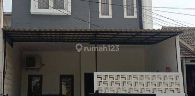 Dijual Rumah 3 Lantai di Taman Royal, Tangerang 1