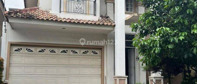 Dijual Rumah 2lt Semi Furnished di Taman Beverly Golf Lippo Karawaci 1