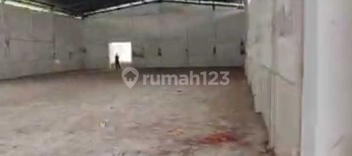 Dijual/disewakan gudang strategis di mainroad Batujajar  1