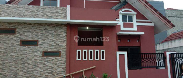 Rumah Kontrakan Bagus Unfurnished di Taman Harapan Baru , Bekasi b0500  1