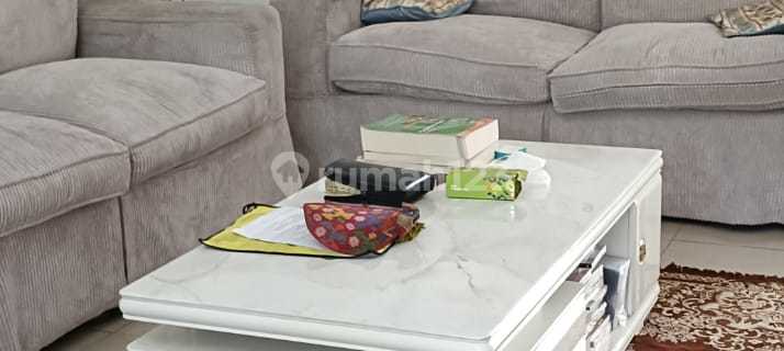 Di Sewakan Rumah di Taman Meruya Ilir Furnished 1