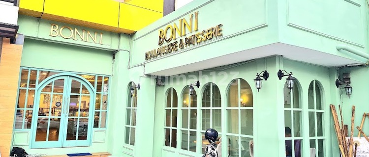 For rent: shop house on the main road of Taman Galaxy, South Bekasi. 1