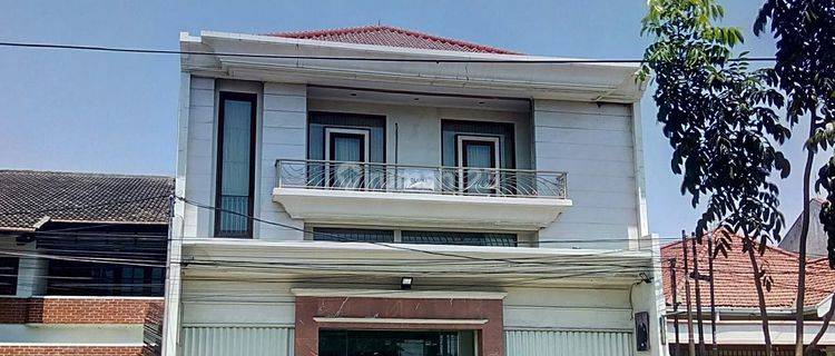 Dijual Rumah 3 Lantai Bagus SHM Jln. Mayjen Sutoyo, Semarang 1