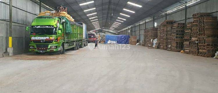 Gudang  Bagus lengkap dengan kantor, SHM, 4300 m di Jl.kaliwungu  1