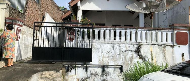 Rumah di Jl.borobudur Timur 2 Lantai Bagus SHM 1