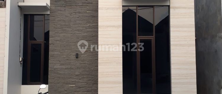 Affordable Tembalang House, Nice, Ready to Use, Nice, 1 Floor 1