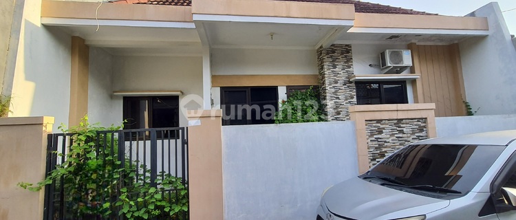 For Sale House Needs Minimal Renovation SHM In Tanah Mas Flood-Free Area 1