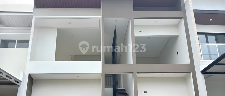 New House For Sale In Ivy Park Cluster, Citraland BSB Semarang 1