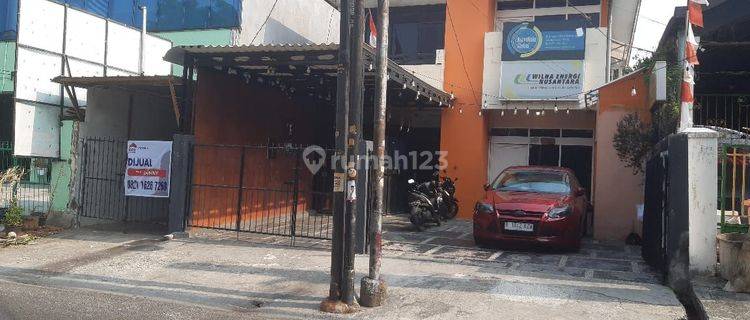 Dijual  rumah di area  kramat  sekaligus tempat usaha  1