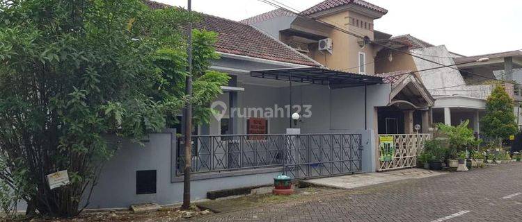 Rumah Hook Siap Huni Taman Pondok Indah Wiyung Surabaya Barat 1