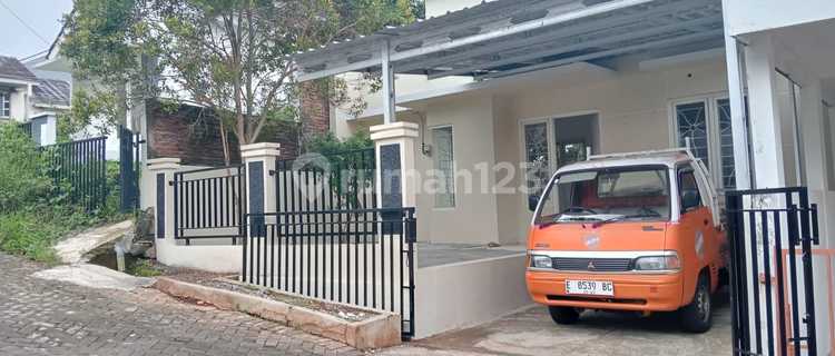 House with a Spacious Terrace, Ready to Occupy in Ngaliyan, Semarang 1