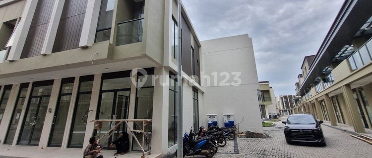 Corner Shop Unit Verona Junction Gading Serpong 1