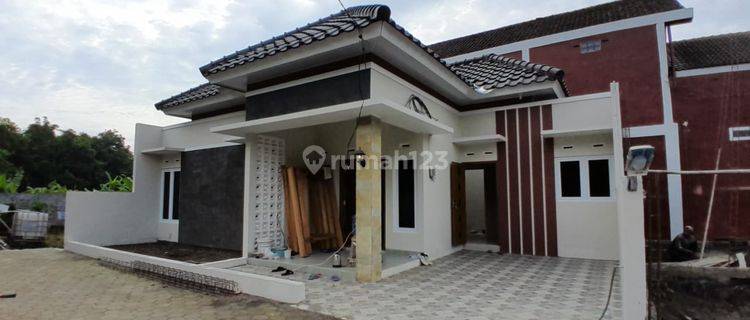 Dijual Rumah Baru Jakal Km 12 Dekat Pasar Jangkang Ngemplak  1