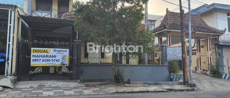 Rumah lt 1 di nol jalan propinsi . cukup jalan kaki ke Alun alun kota Batu 1