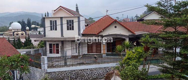 Villa 12 kamar full furnished arah Selecta kota Batu 1