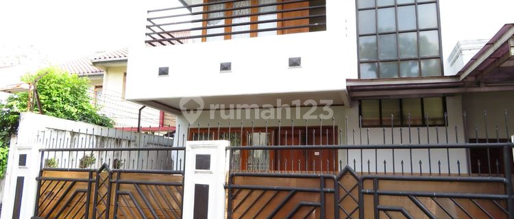 2-Story House in a Strategic Location at Pejaten, South Jakarta 1