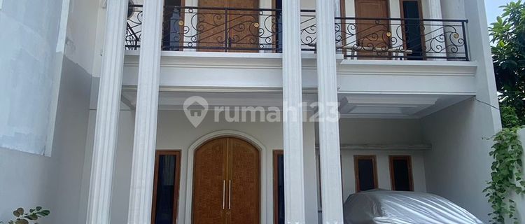 Selling a 2-Storey House in Kebagusan, South Jakarta 1