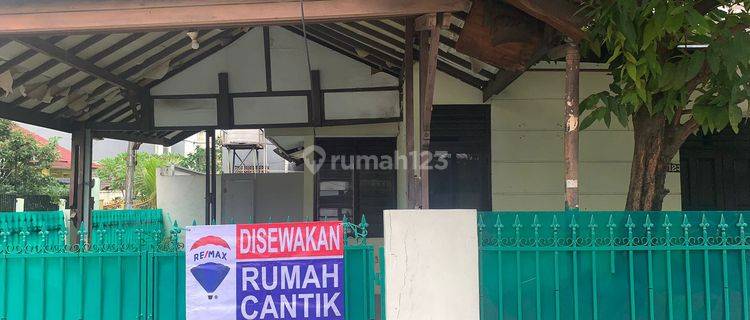 Disewakan Rumah Jatiwaringin Asri 1