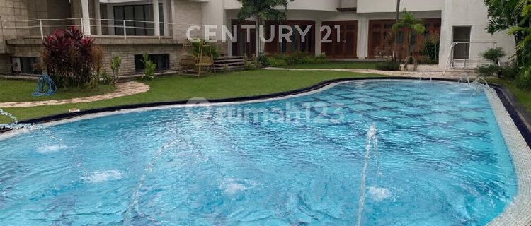 Most Luxurious House With Swimming Pool in Kemang, South Jakarta 1