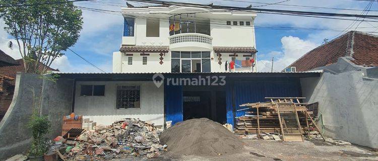 Multi-functional 3-storey shophouse for sale on Jalan Majapahit Kuta 1