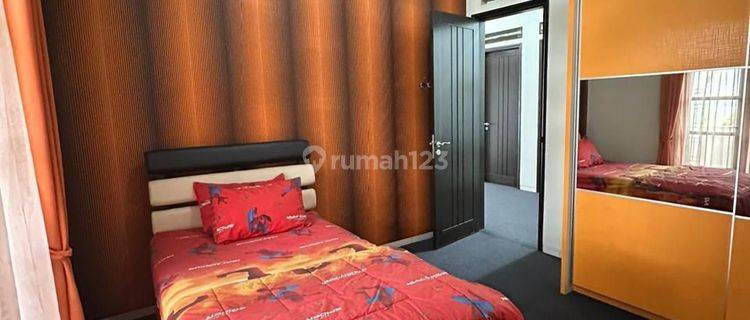 Rumah 2 Lantai semi furnished di Kota Baru Parahyangan 1