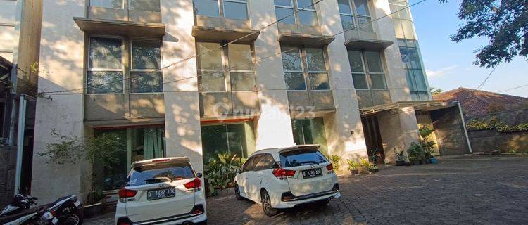 Rumah 2 Lantai Cocok Untuk Kantor Di Mainroad Supratman 1