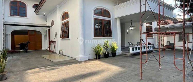 Rumah Sewa Menteng Jakarta Pusat Clasic House 1