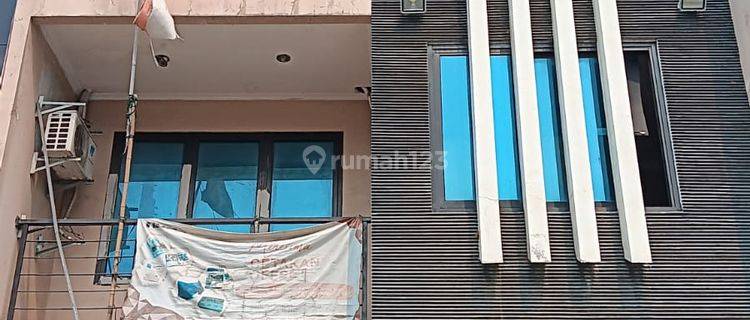 Ruko 3,5 Lantai Dijual, Lokasi Strategis Menteng Jakarta Pusat  1