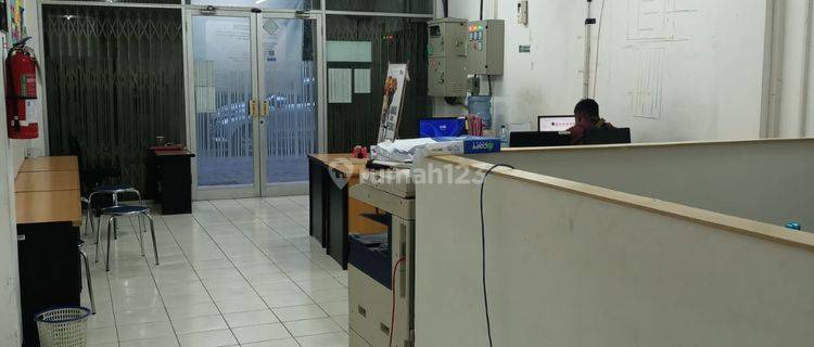 Ruko 3 Lantai Tengah Kota Area Kantor di Kopo Kencana 1