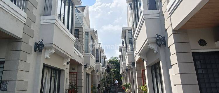 Best Investasi Rumah Baru 3 Lantai Setraduta Casa Victoria 1