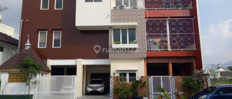 Rumah 3 Lantai di Jalan MT Haryono Ungaran Bagus SHM hadap Utara 1