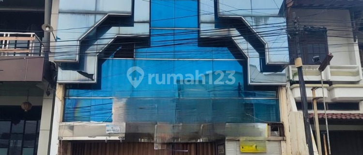 Strategic Business-Ready Ruko for Immediate Occupancy in Pringgading 1