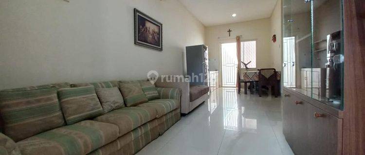 Rumah Sangat Terawat 6x15 di Puri Mansion Cluster Edinburgh  1