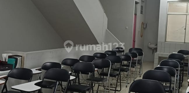 Strategic Commercial Area 2-Story Shophouse in Ratnaniaga KBP 1