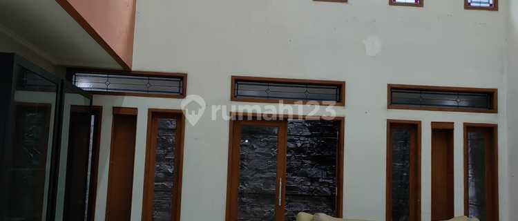 Rumah 2 Lantai di Sayap Pungkur Bandung 1