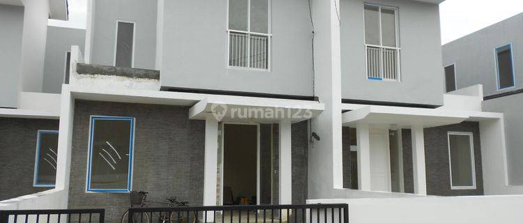 Rumah Bagus Lingkungan Nyaman di Taman Surya 5, Ts 904 1