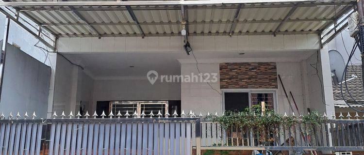 Rumah 2 Lantai Sangat Bagus Siap Huni di Taman Kota, Tk 284 1