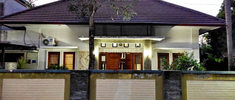 Rumah Bagus Semi Furnished SHM di Gatsu Barat 1