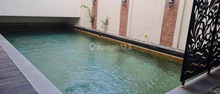 Rumah Mewah dalam cluster,  Siap Huni,  ada swimming pool,  1