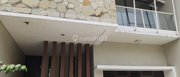 Best Price Rumah Siap Huni Hadap Timur di Kebayoran Residence  1