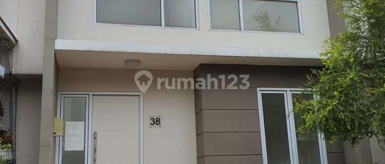 Dijual Rumah murah di Boston 1