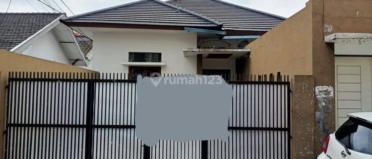 For Rent Rumah Besar Bagus di Sayap Gardujati 1
