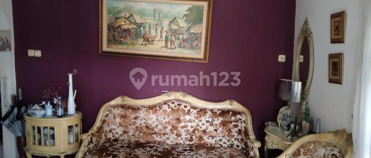 For Rent Rumah Modern 2 Lantai Hook di Surapati 1